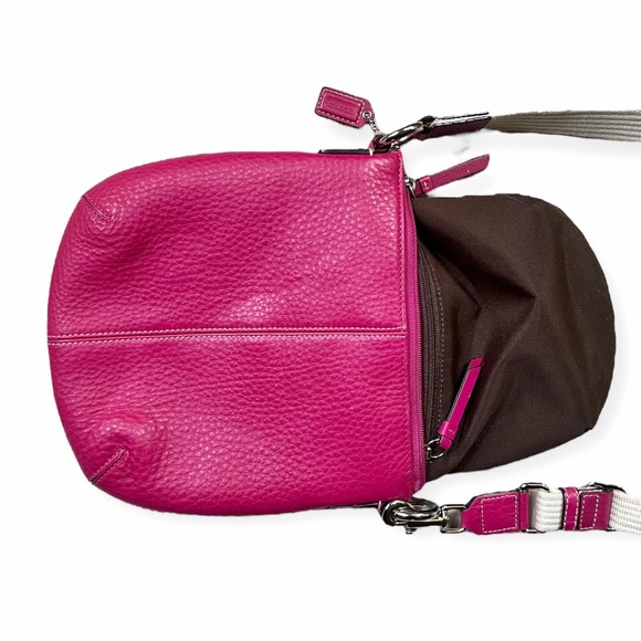 Adorable Coach Swing Pack Convertible Fuchsia Pink Pebbled Leather Crossbody Bag - Picture 8 of 8